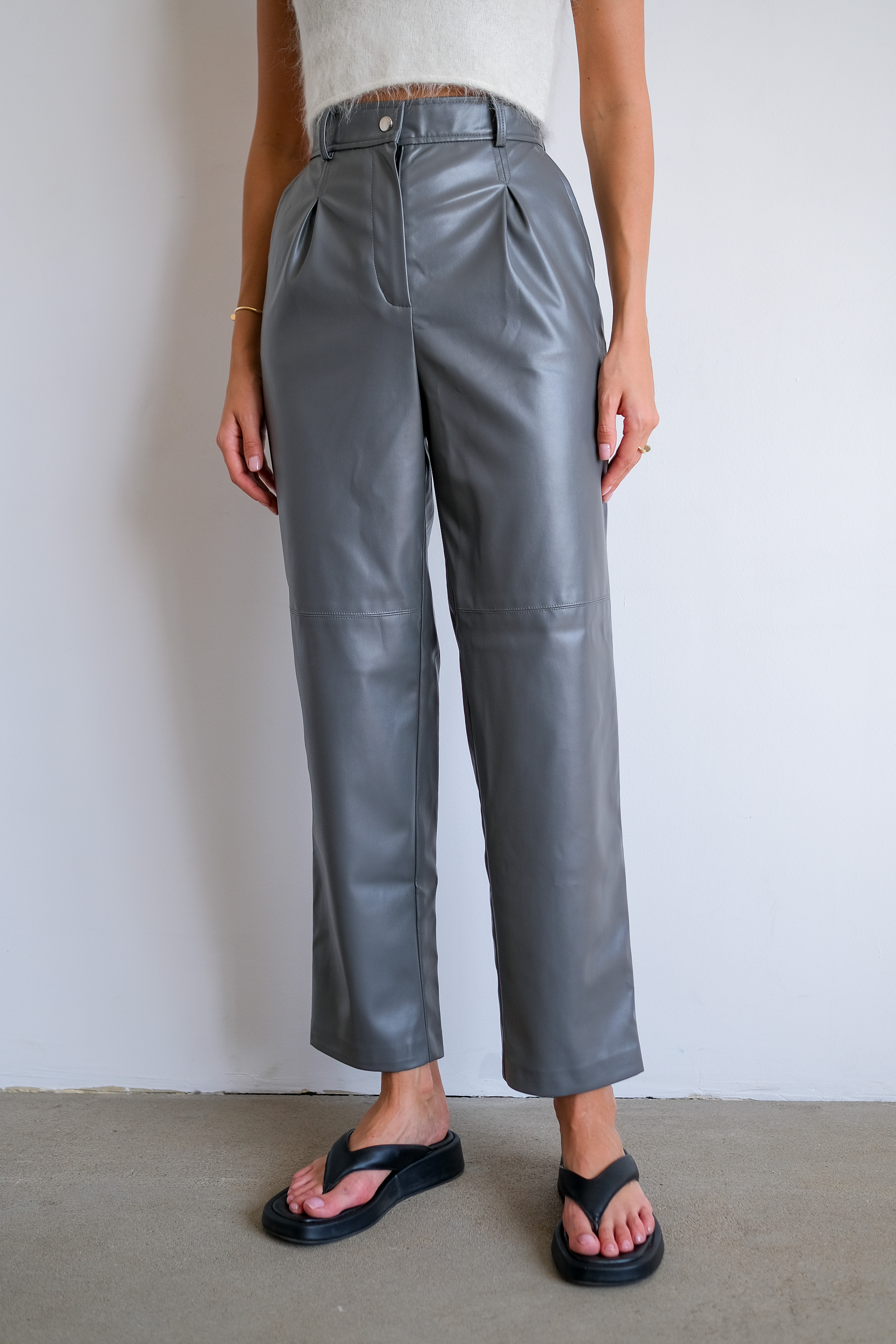 Брюки эко кожа серые 