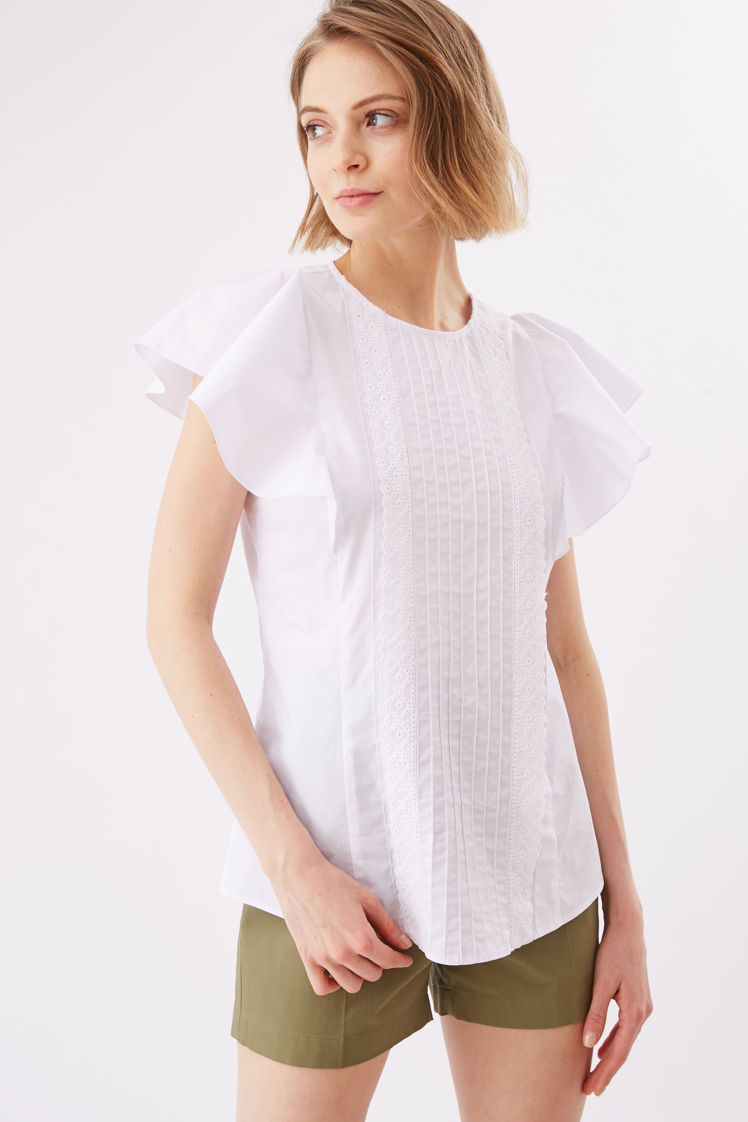 Топ с крылышками и вышивкой