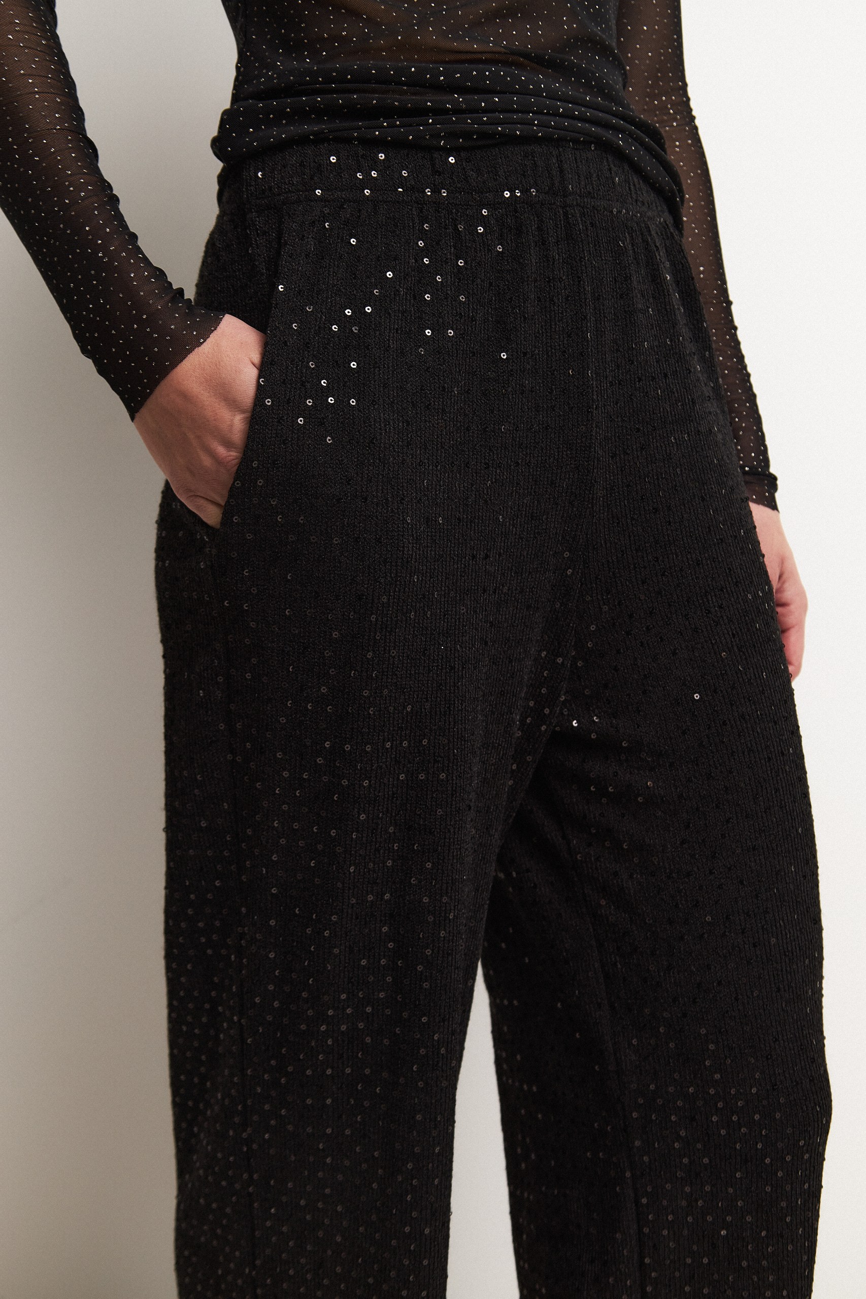 Брюки с пайетками