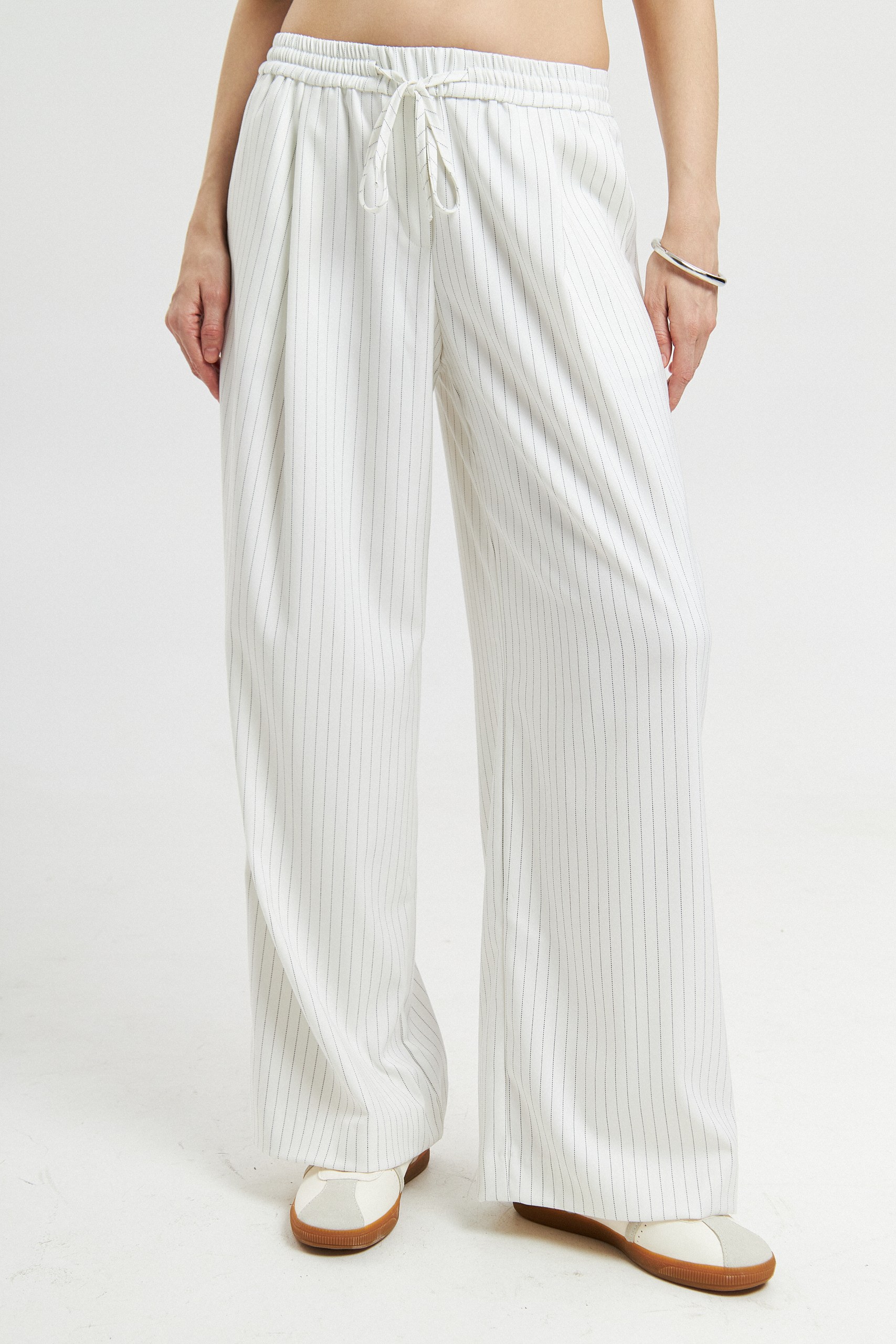 Брюки в полоску на резинке
