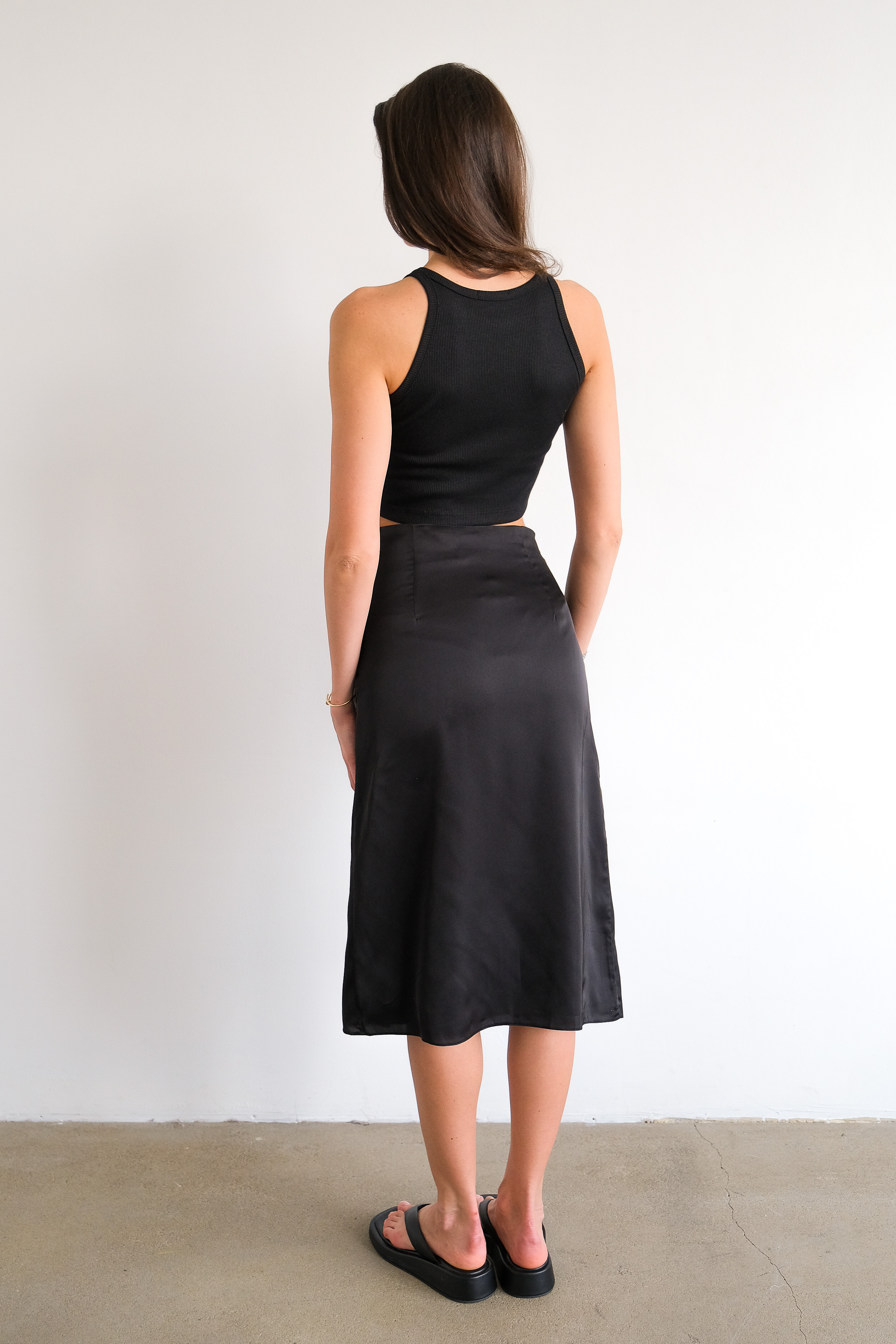 Юбка с разрезом черная