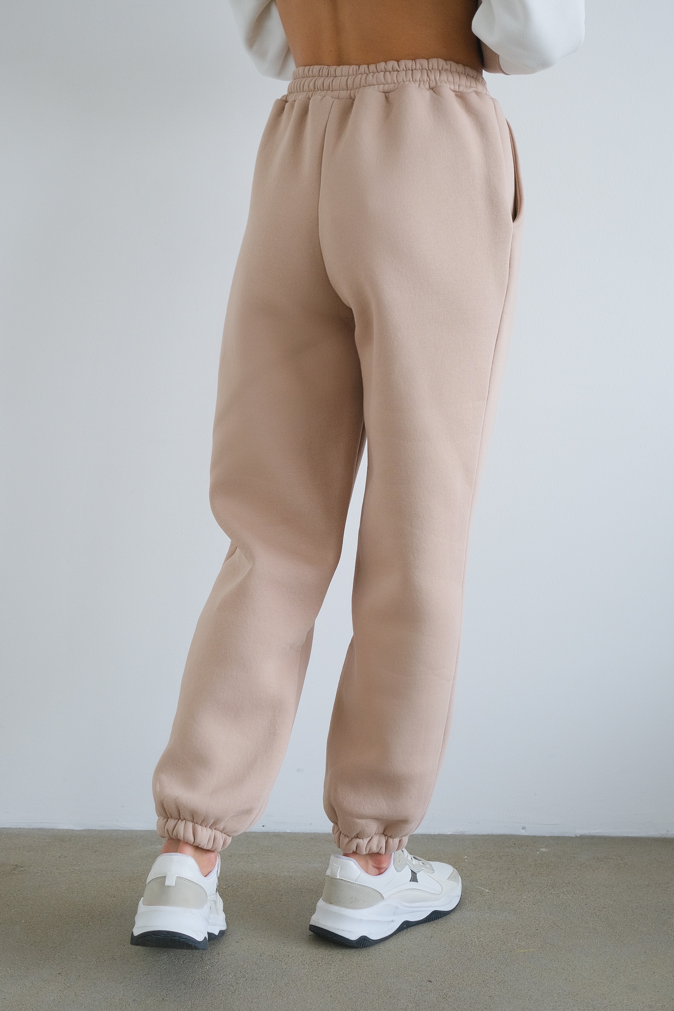 Брюки с вышивкой спортивные 