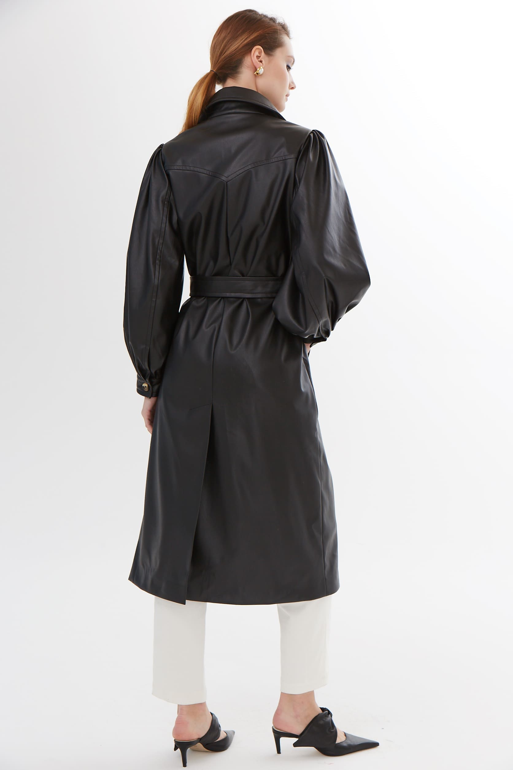 Плащ из экокожи