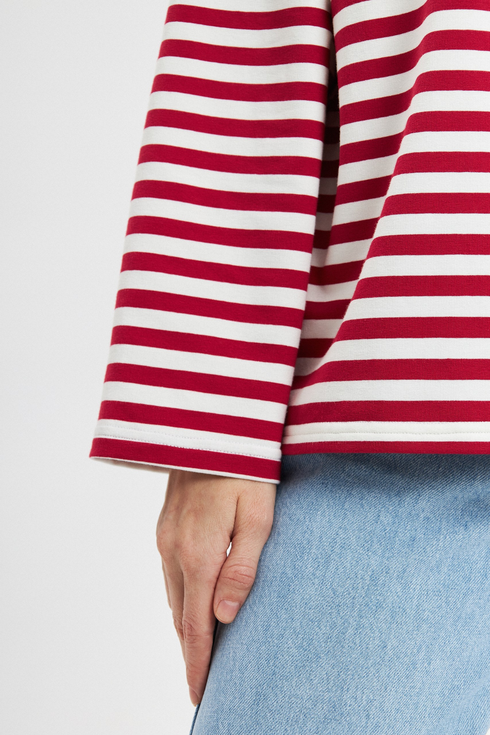 Лонгслив в полоску