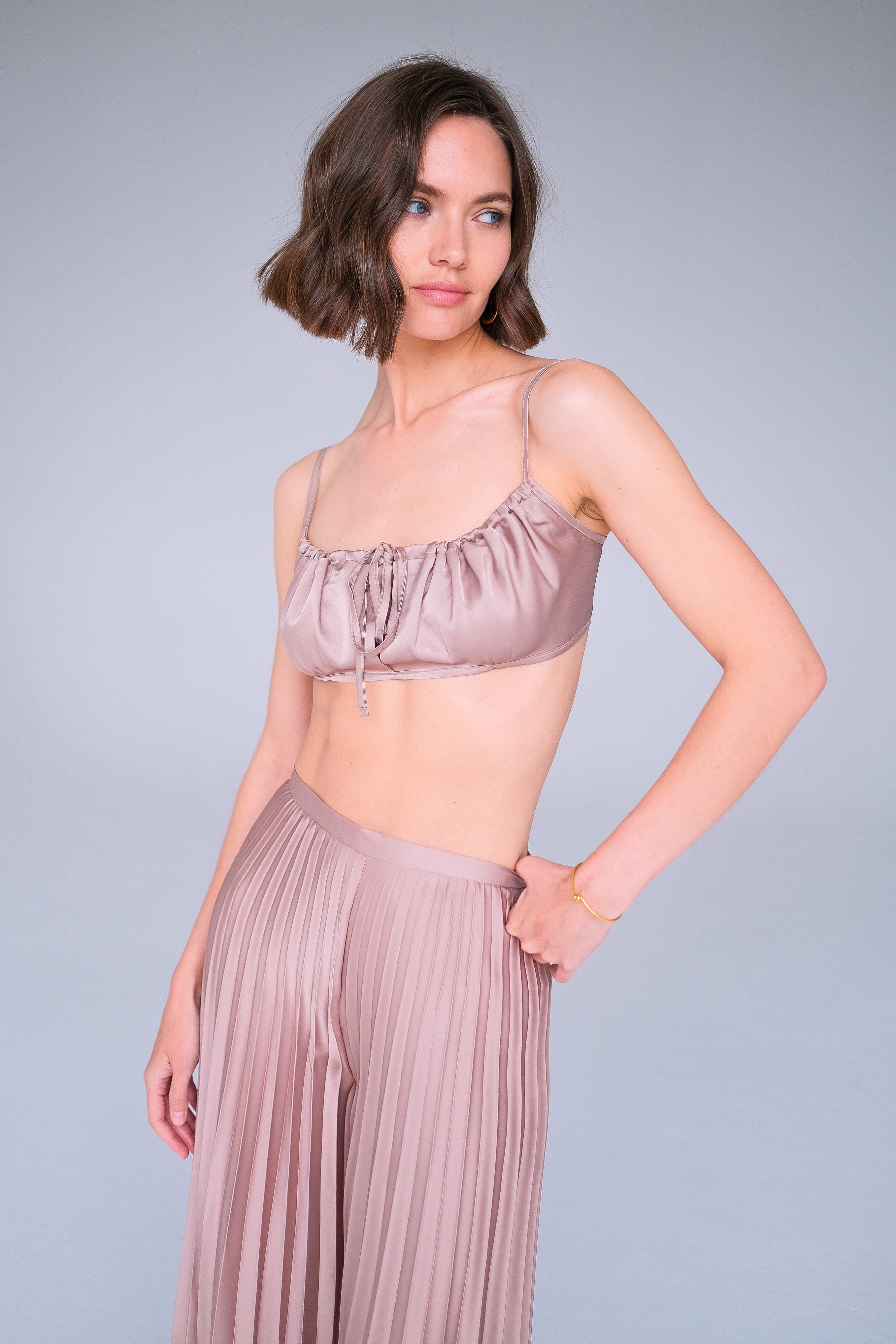 Топ лиф бежевый