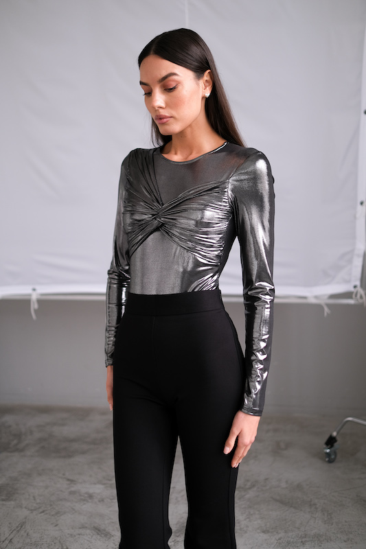 Боди с драпировкой металлик 