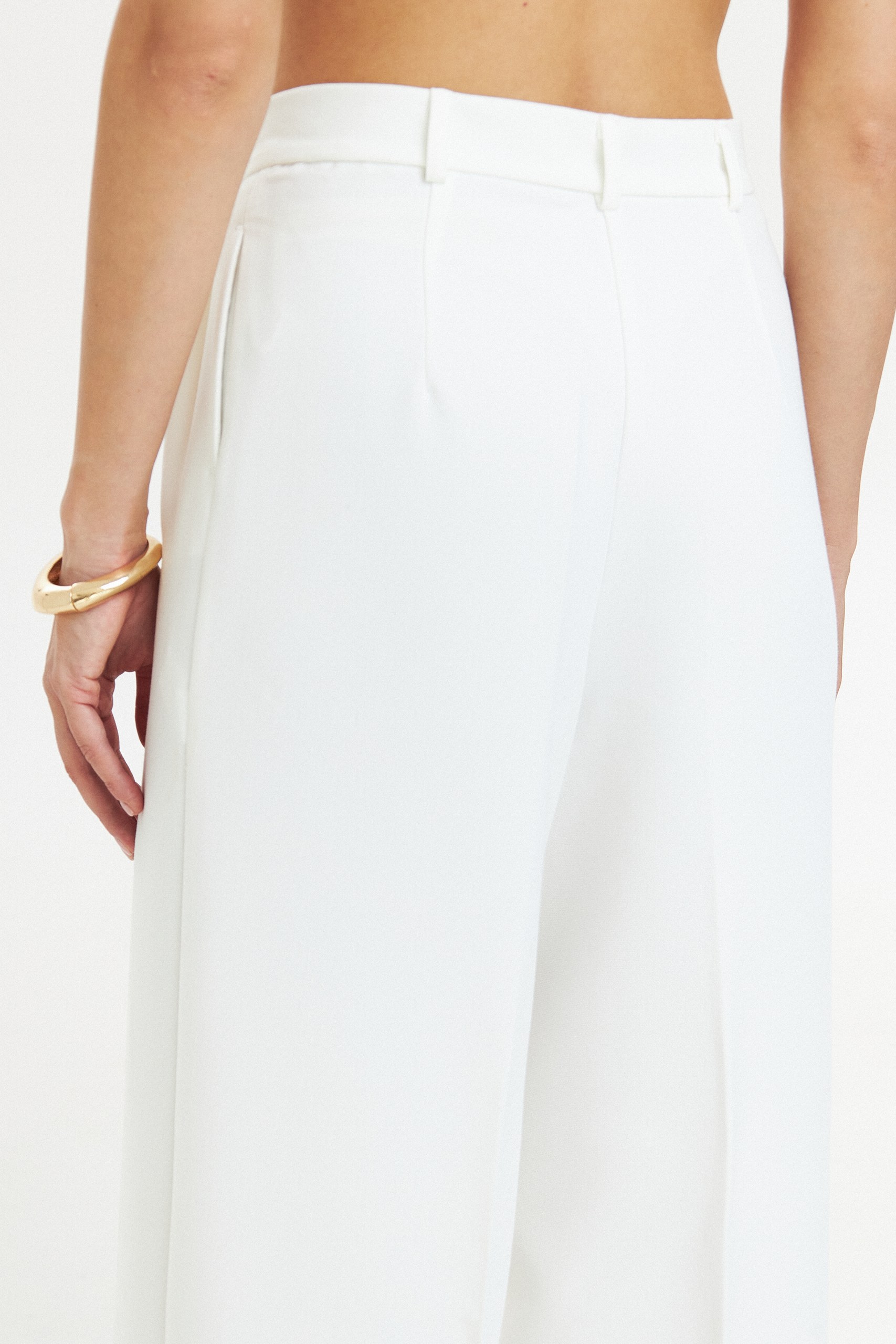 Брюки со стрелками