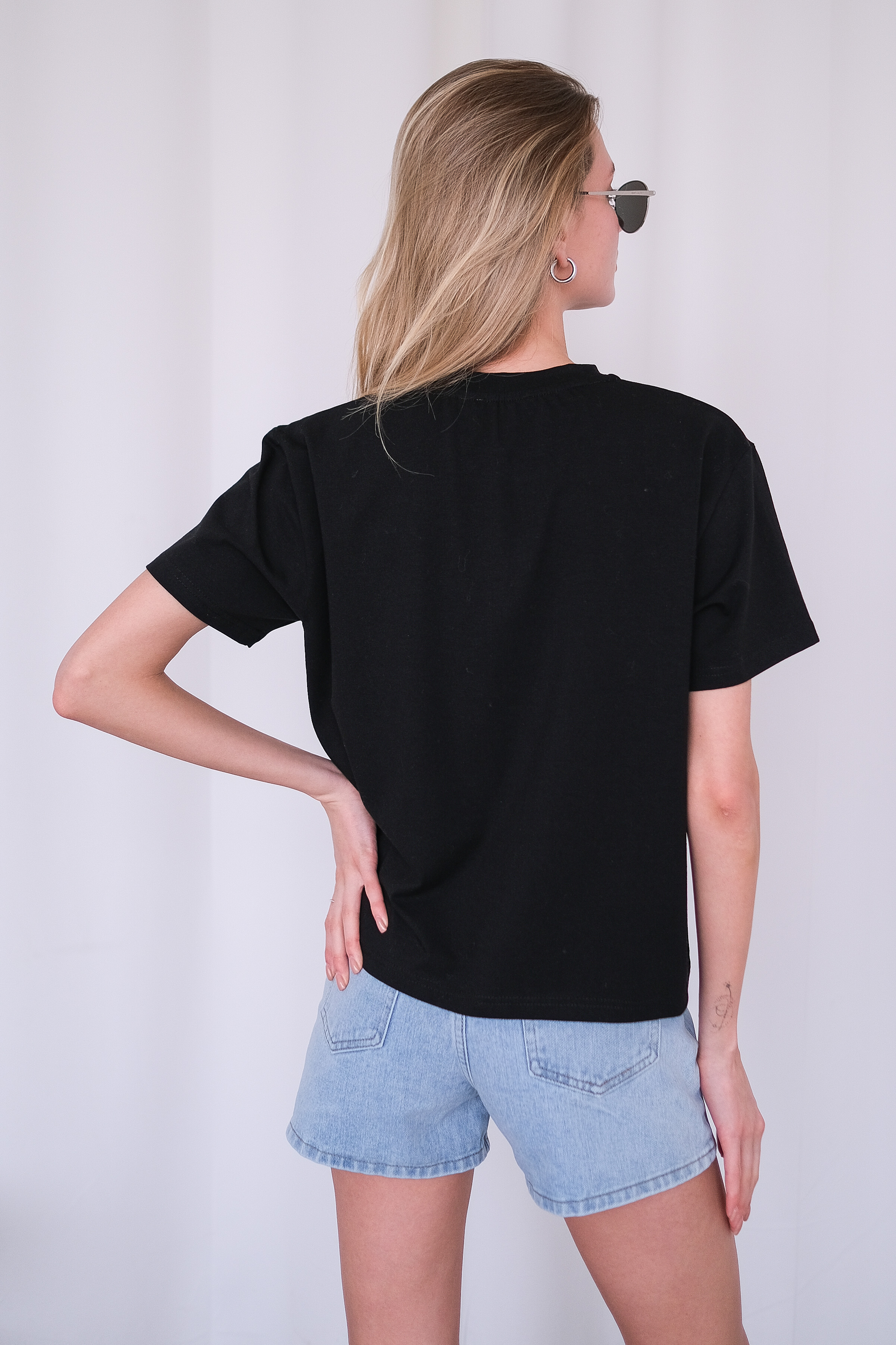 Футболка Romanticize