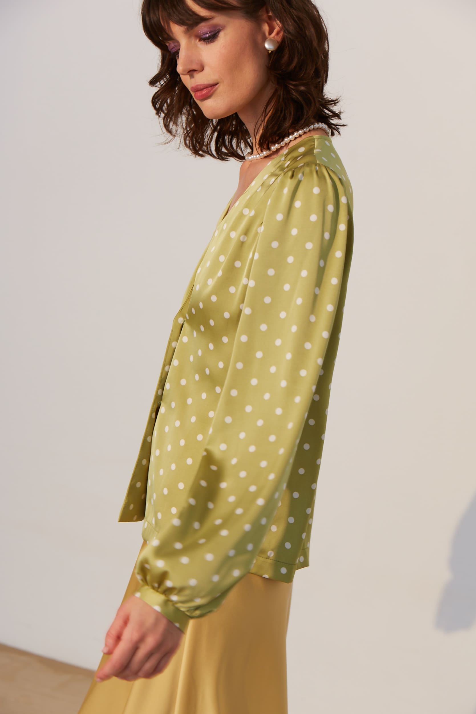 Блуза салатовая в горох