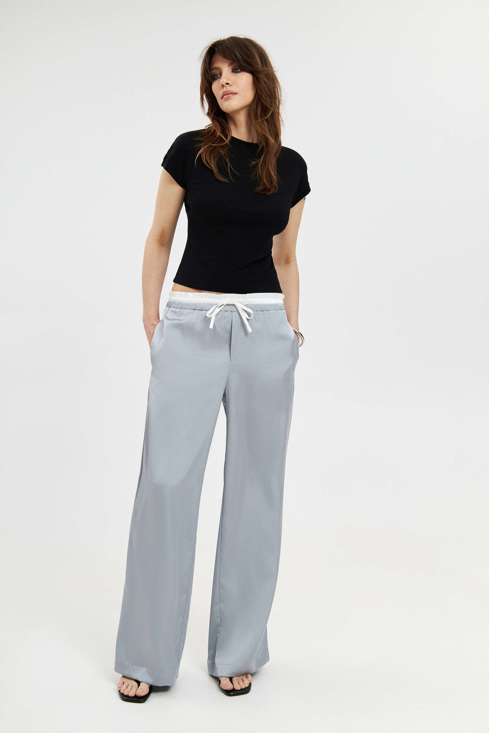 Брюки атласные