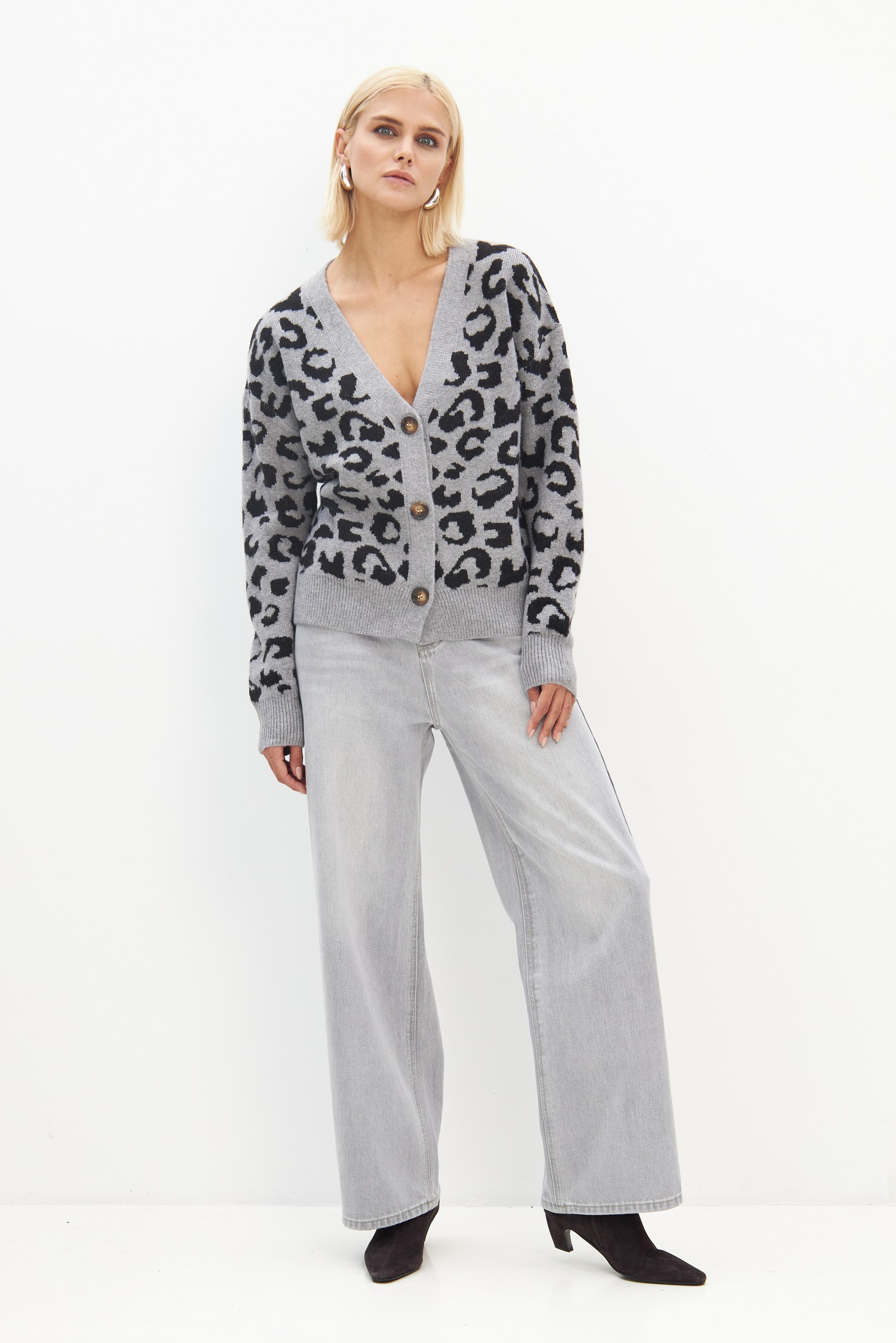 Кардиган лео 