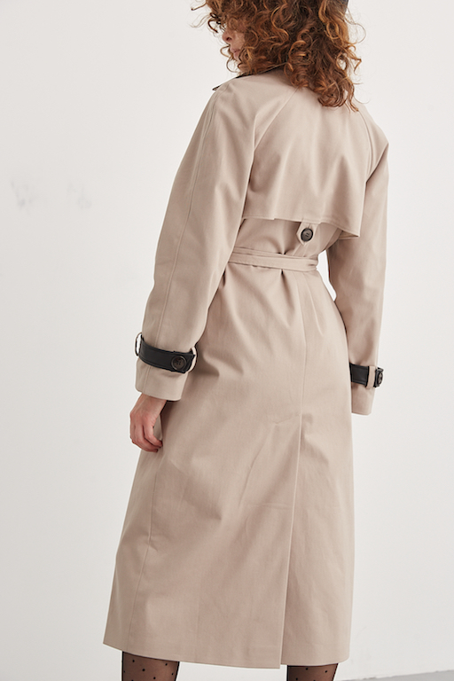Тренч с кожаными вставками