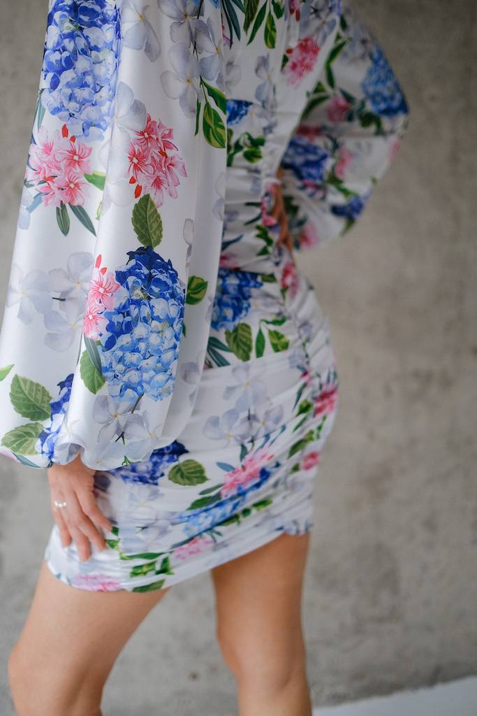 Платье мини принт цветы 