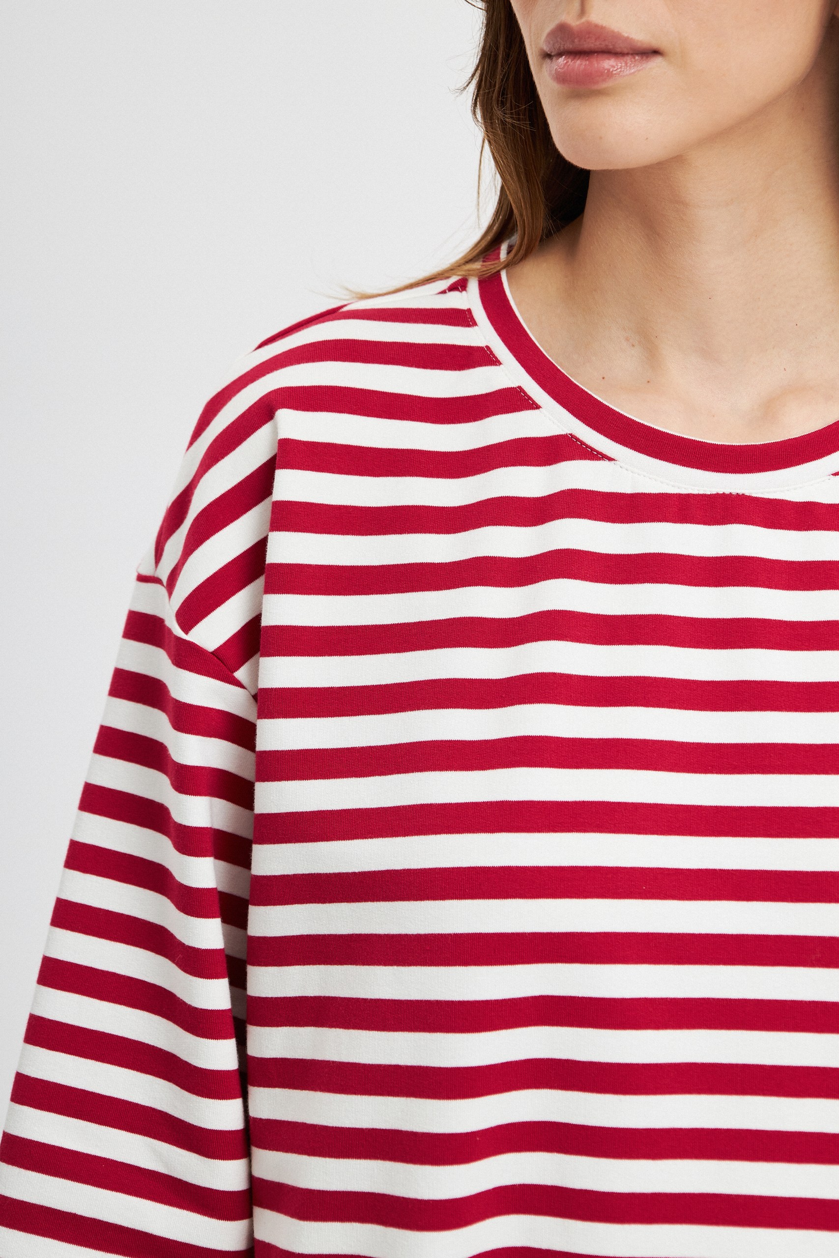 Лонгслив в полоску