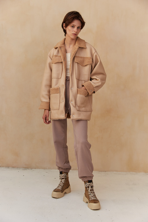 Дубленка с карманами