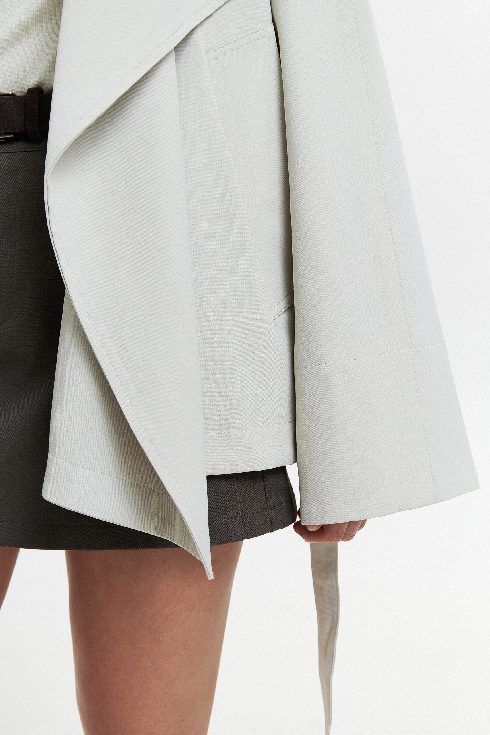 Укороченный плащ