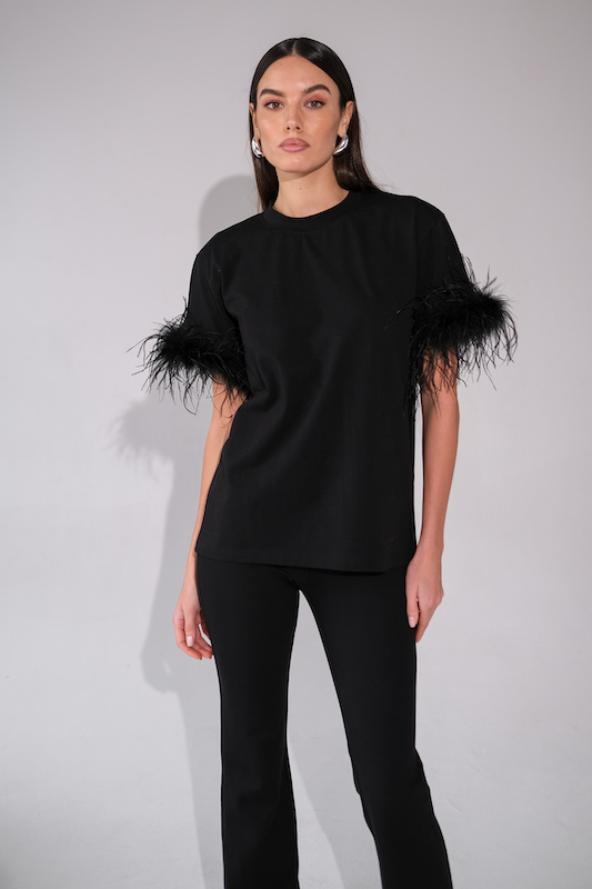 Футболка с боа