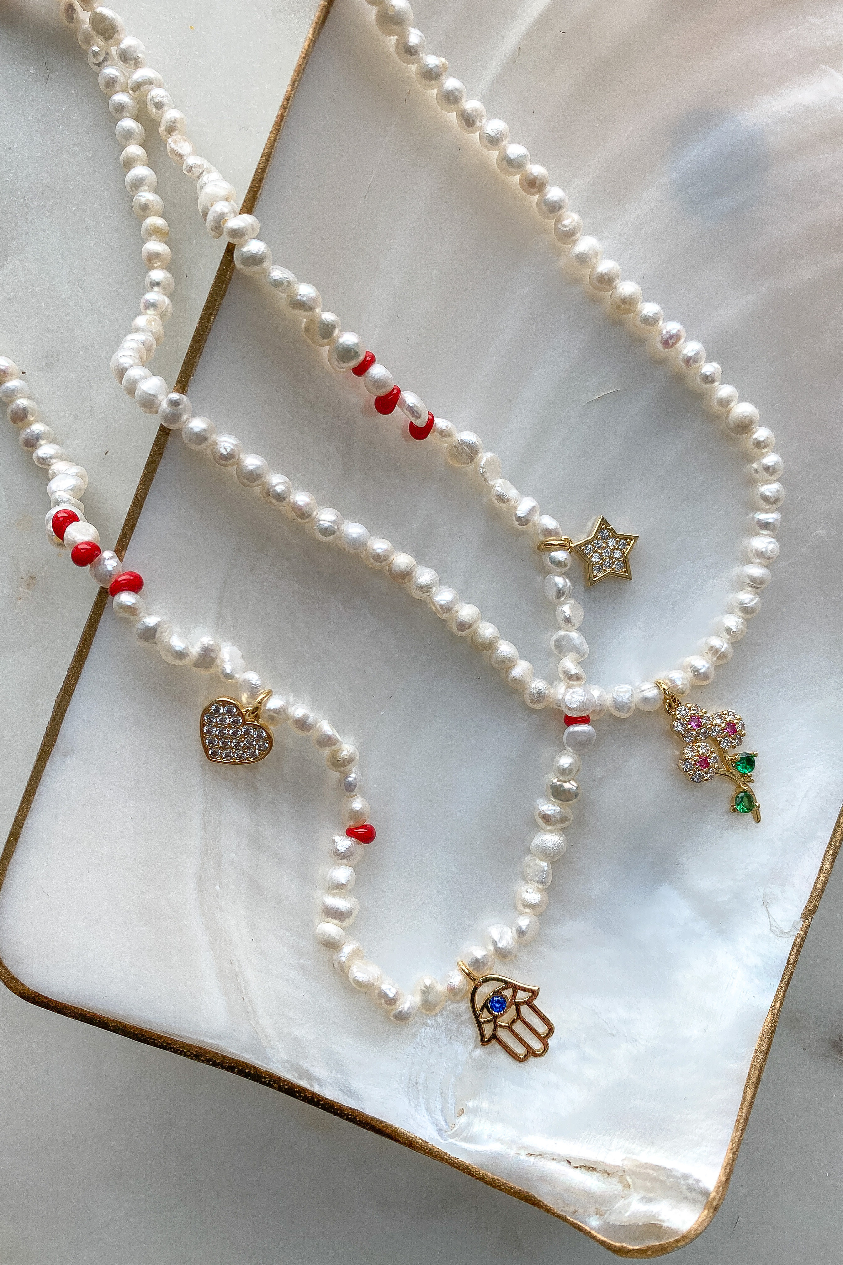 Ожерелье из жемчуга с подвеской цветы