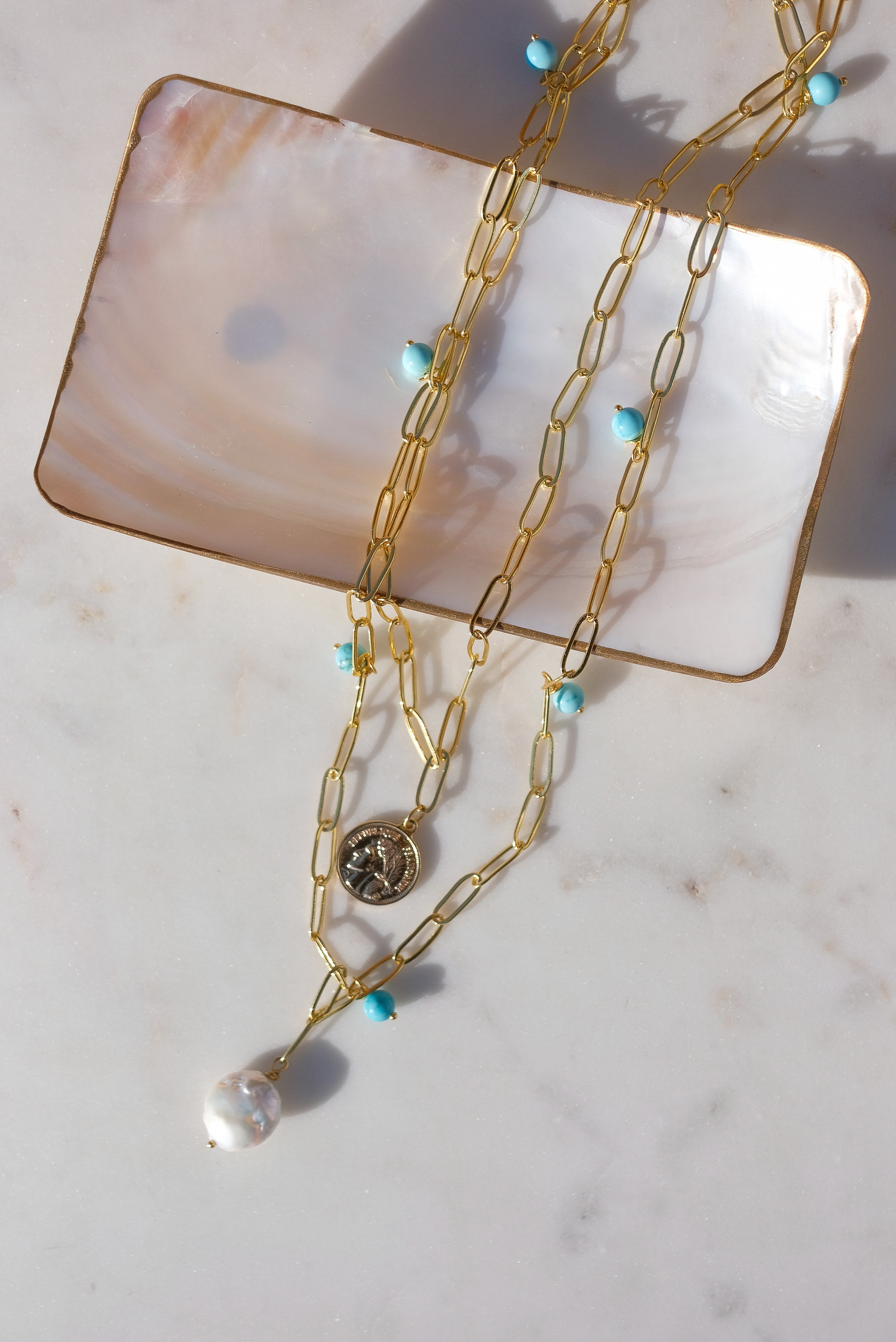  Колье с монетой и бирюзой