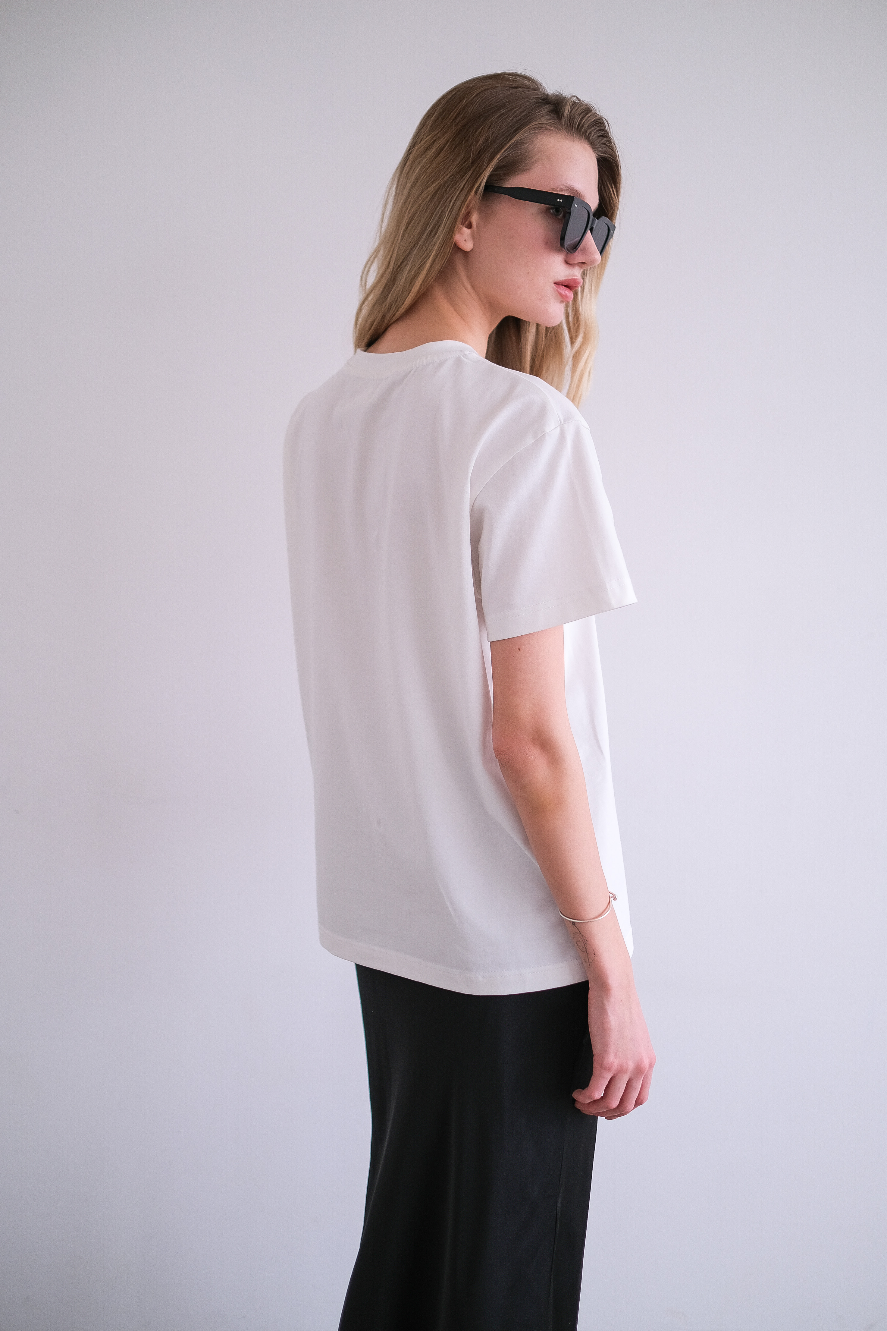 Футболка Never Modern