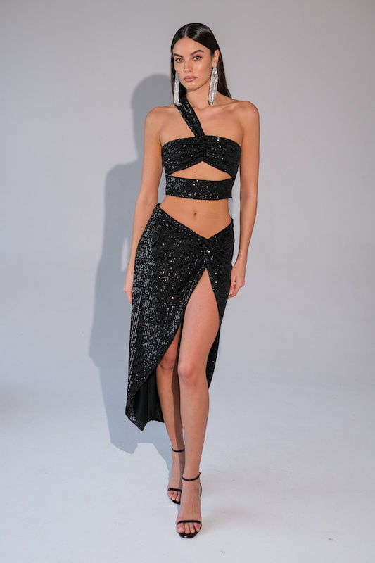 Юбка с пайетками запах черная