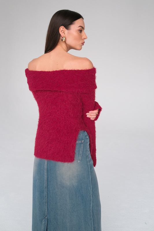  Свитер с открытыми плечами