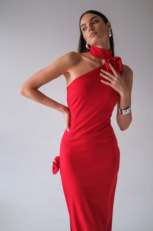  Платье макси с розами и разрезом