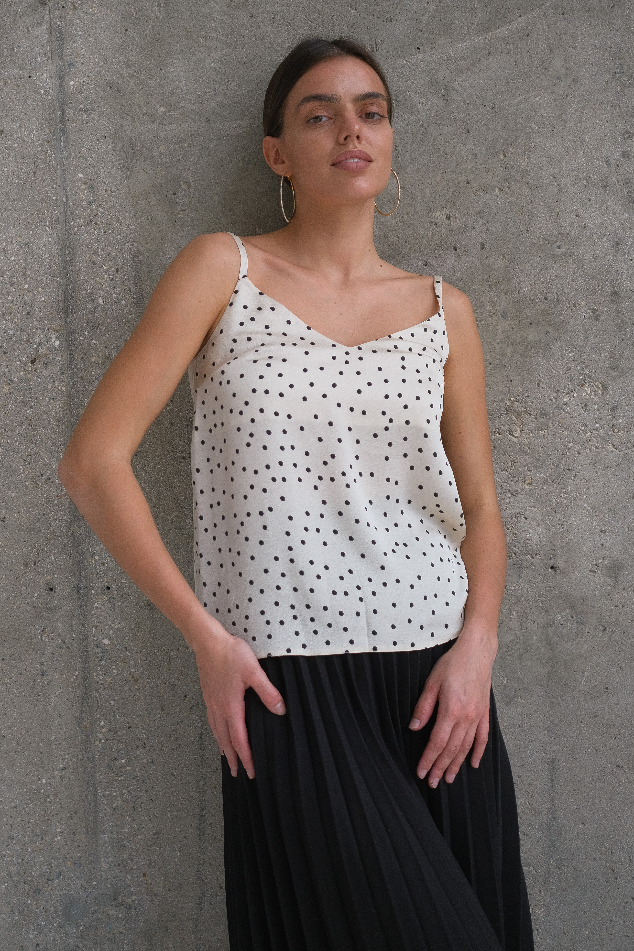 Топ на бретелях в горох