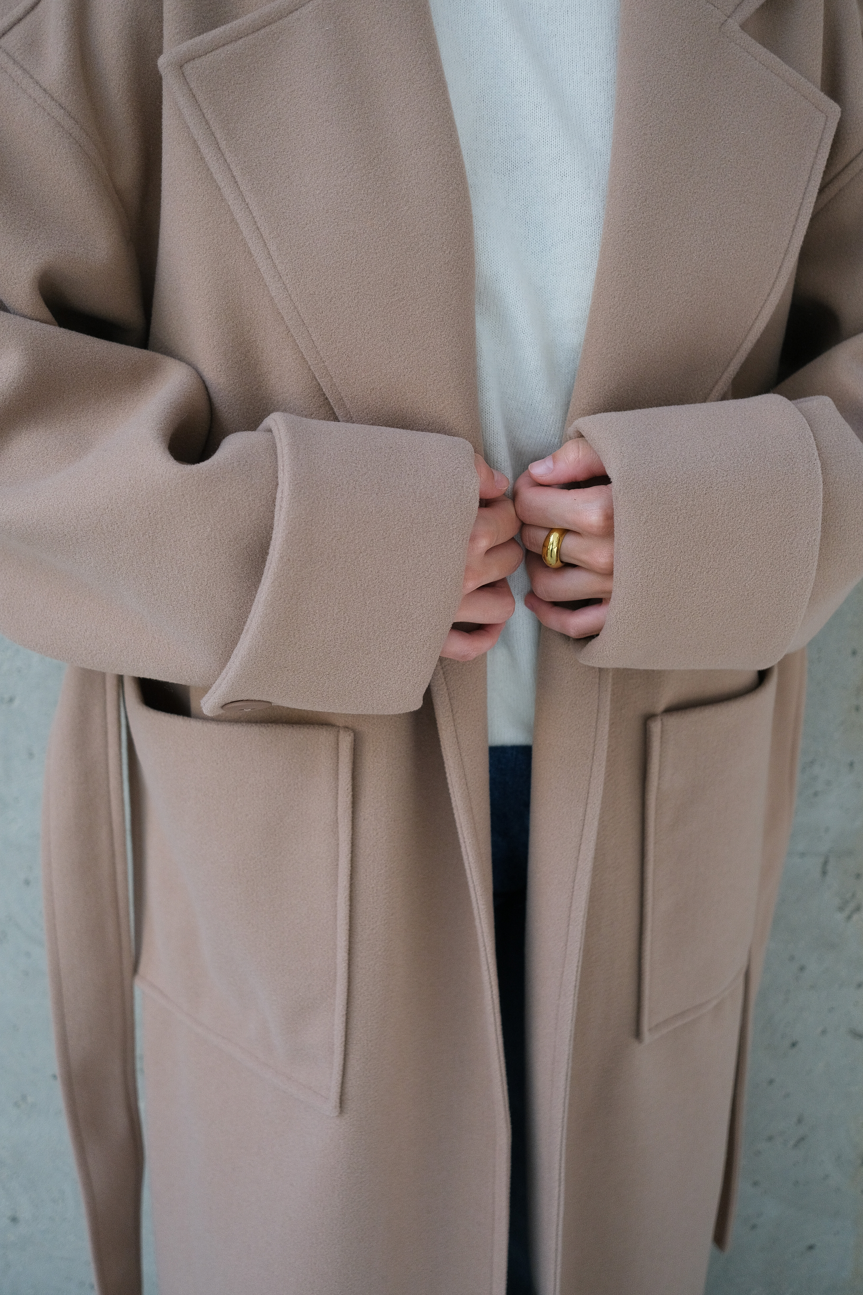 Пальто с накладными карманами 