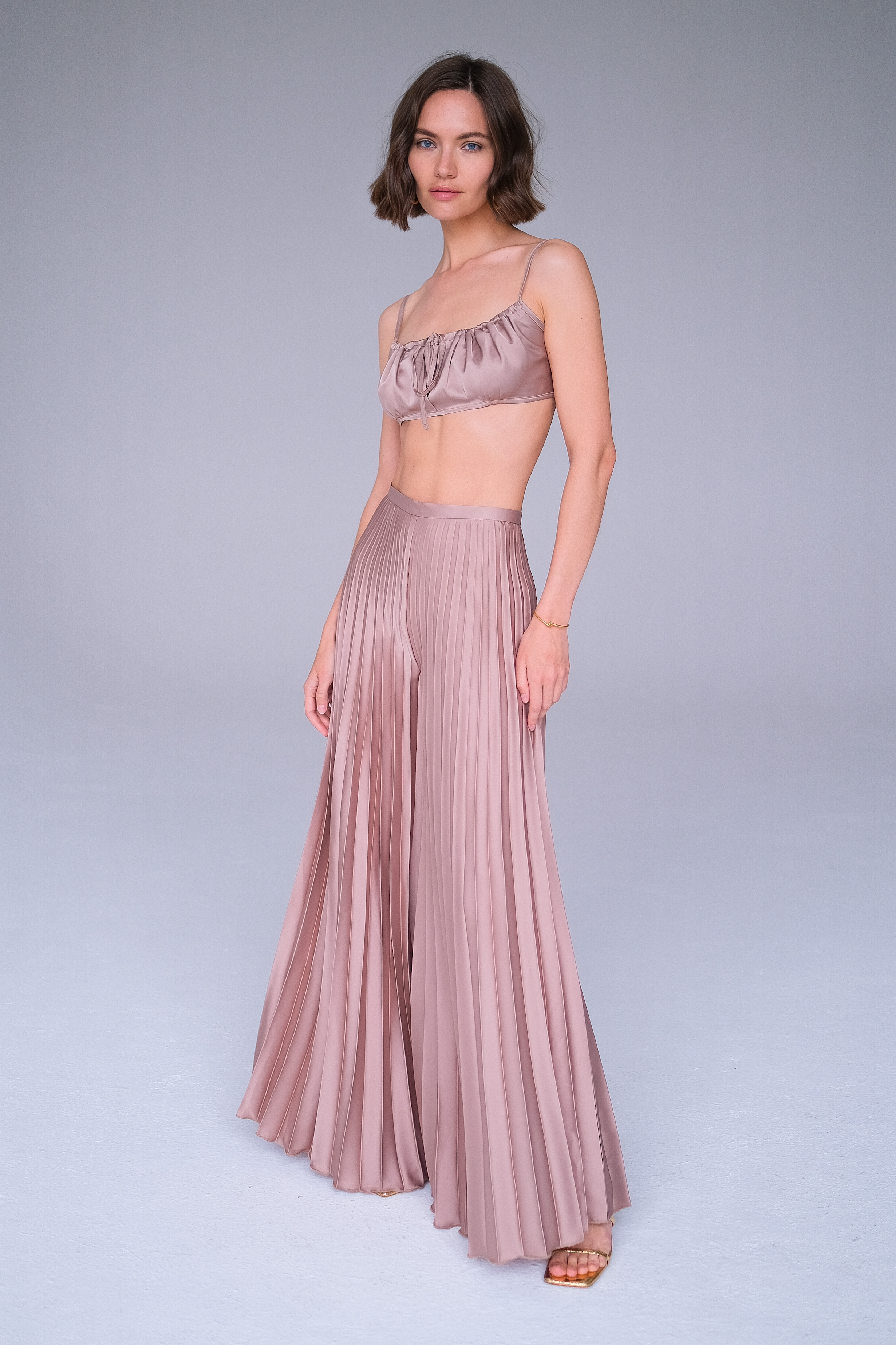 Брюки гофре бежевые