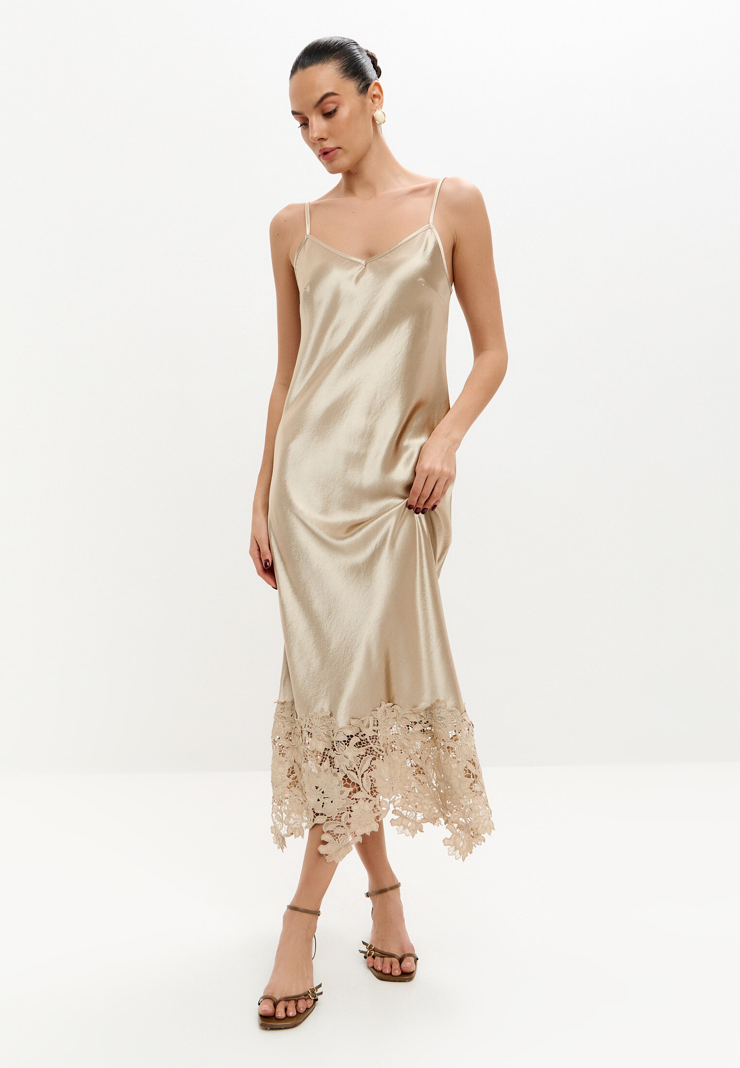 Платье-комбинация с кружевом