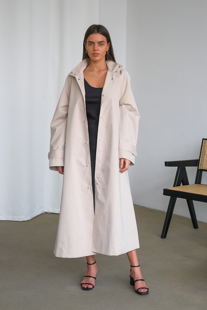 Плащ светло-бежевый