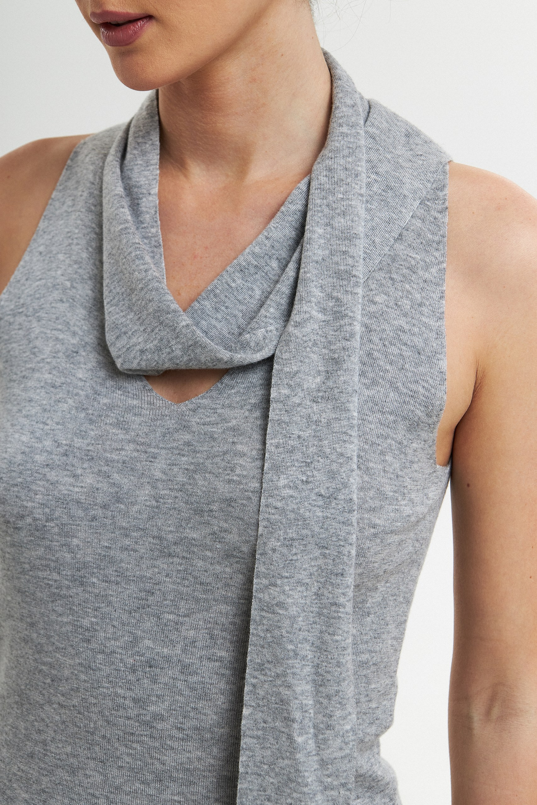 Топ с шарфом