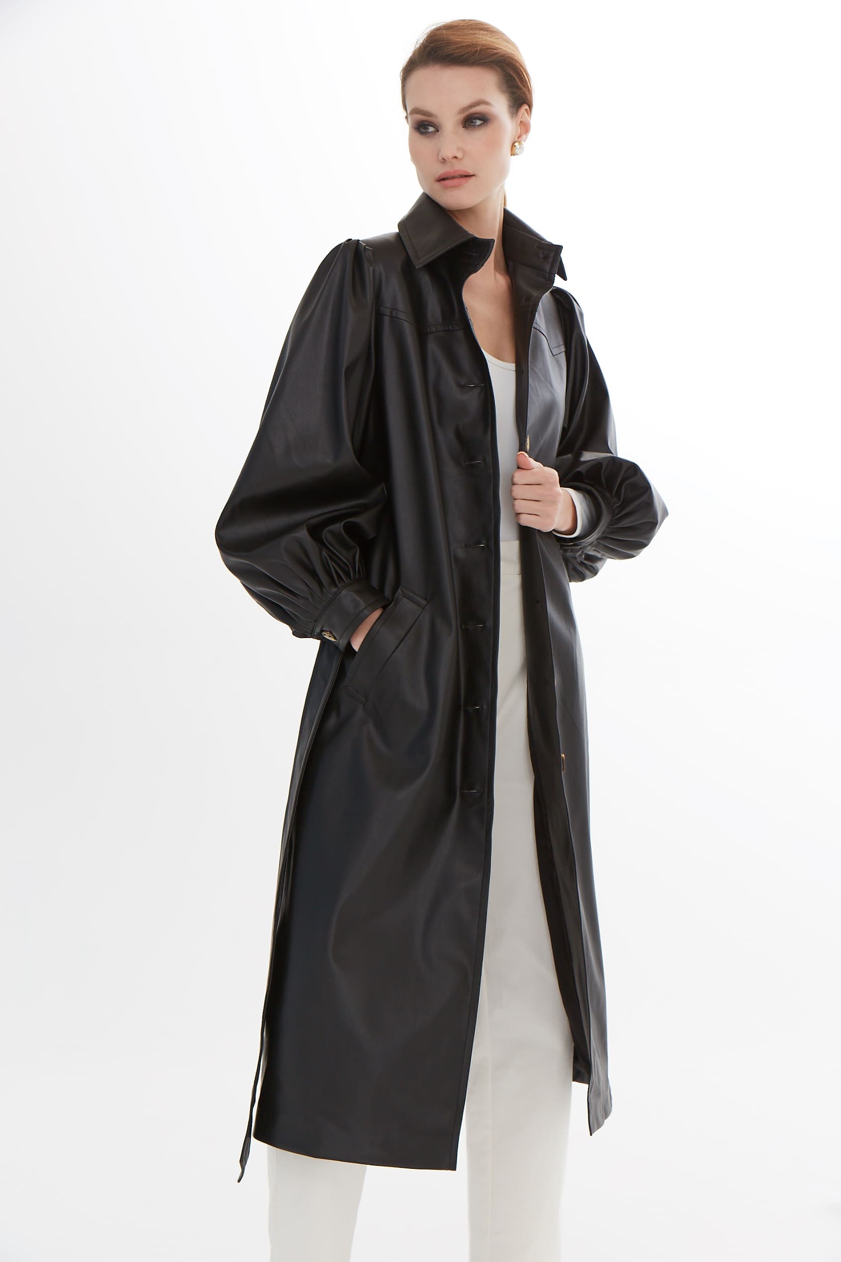 Плащ из экокожи