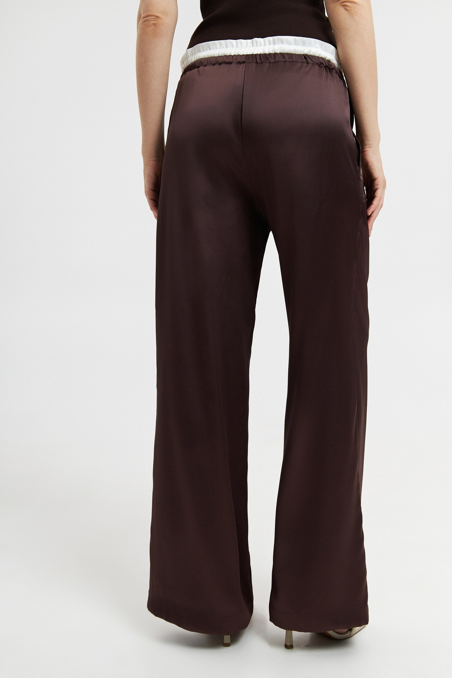 Брюки атласные