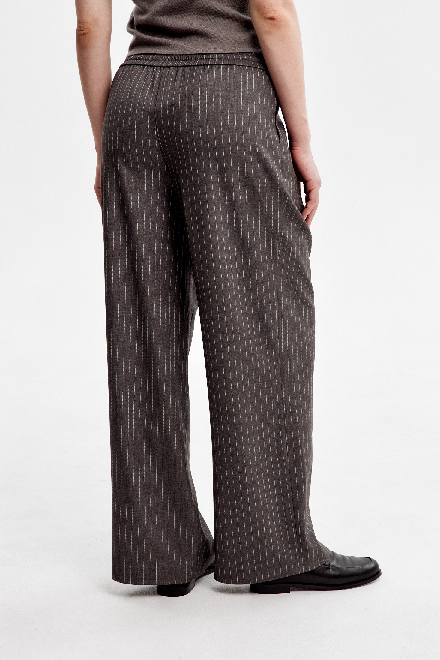 Брюки в полоску на резинке