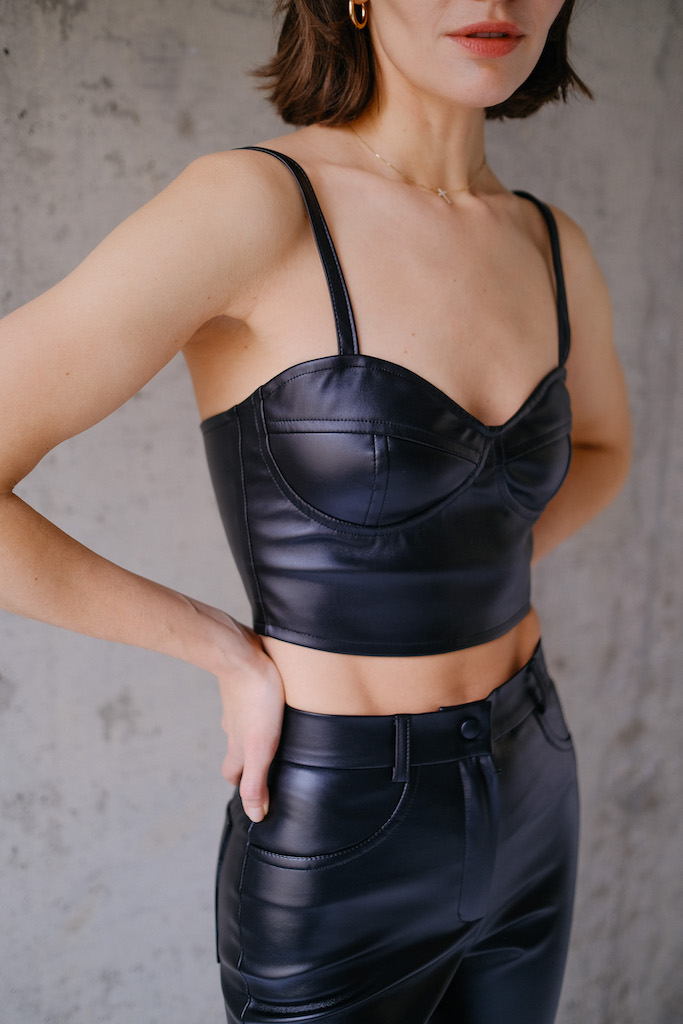 Топ из эко кожи черный