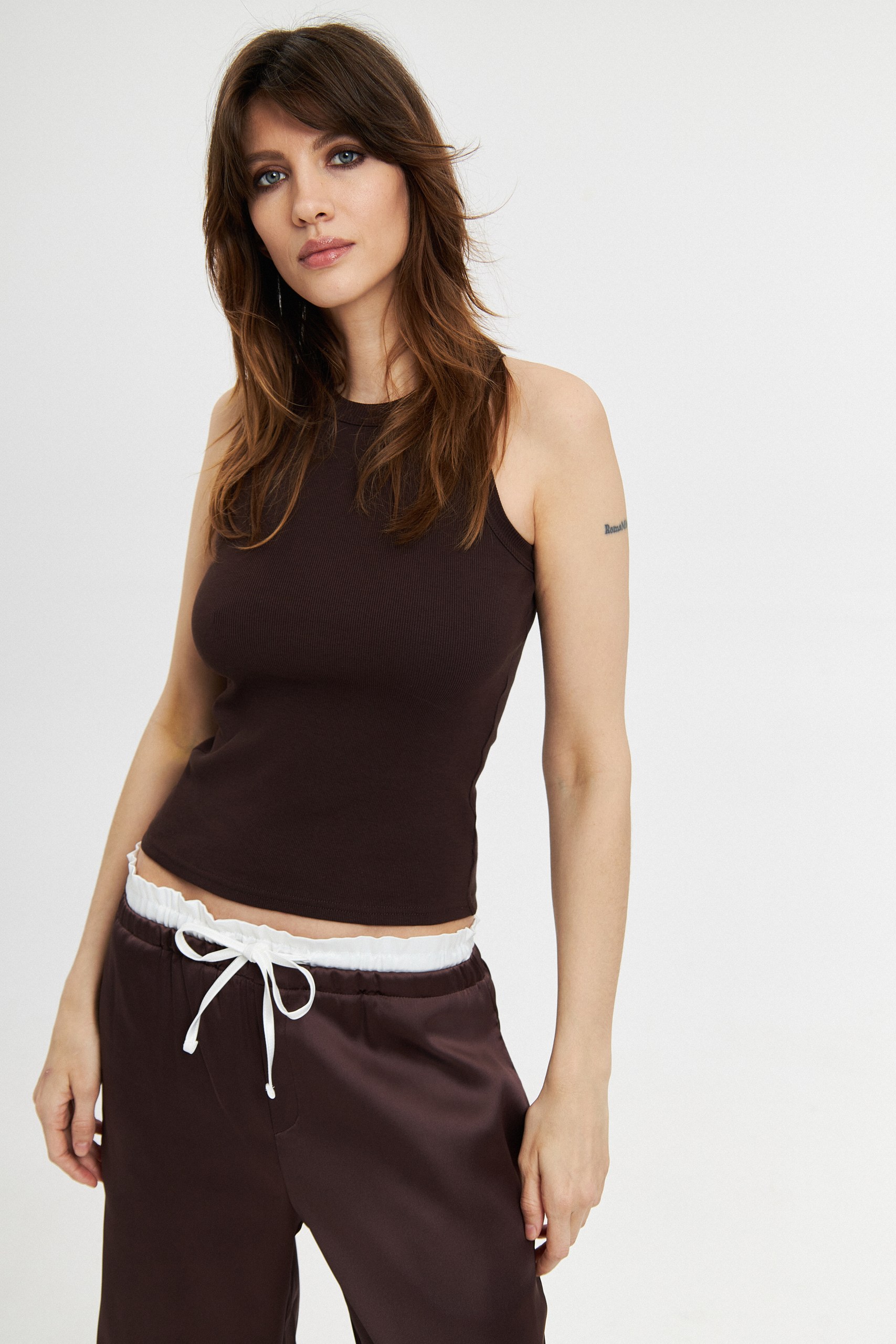 Брюки атласные