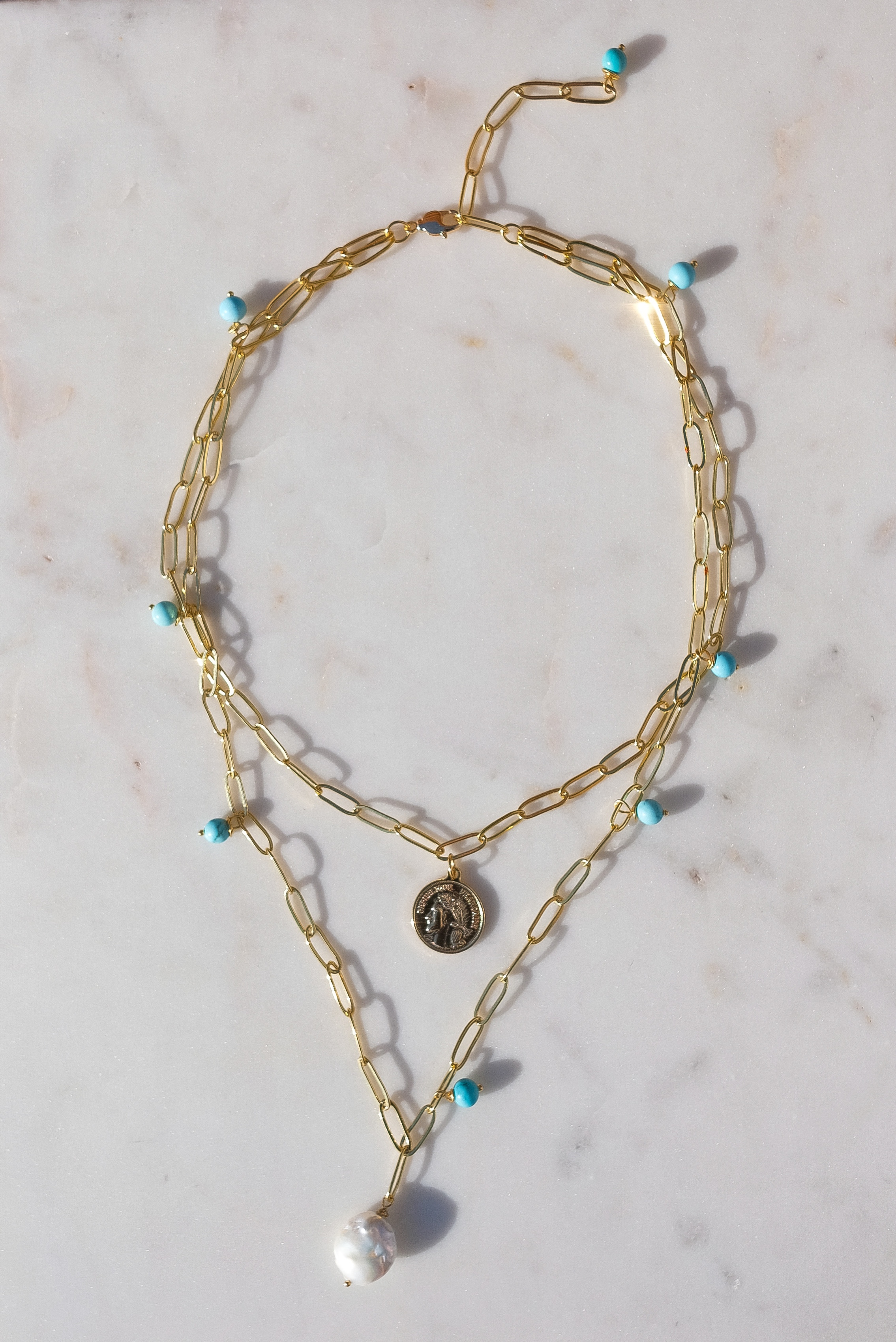  Колье с монетой и бирюзой