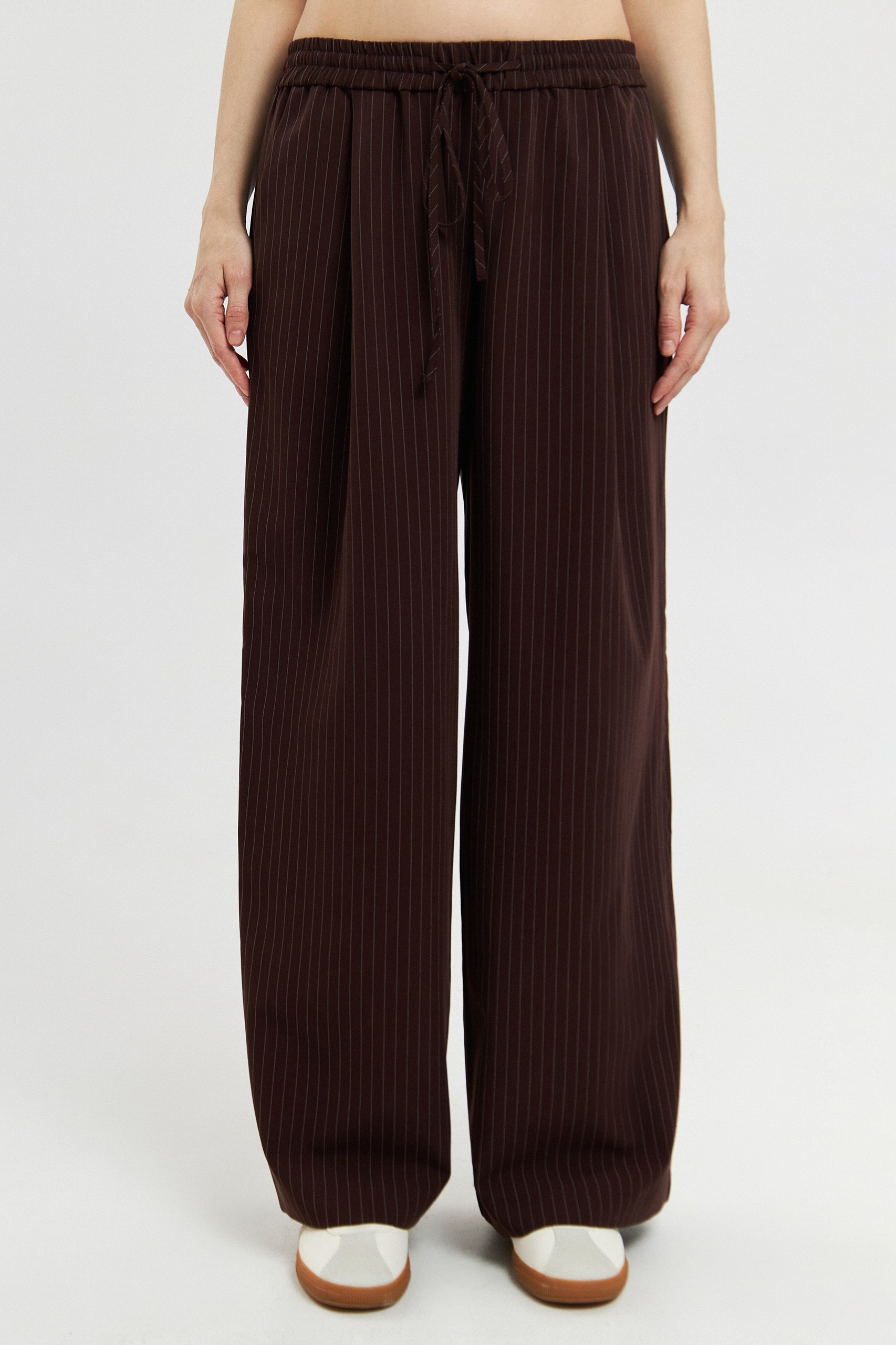 Брюки в полоску на резинке