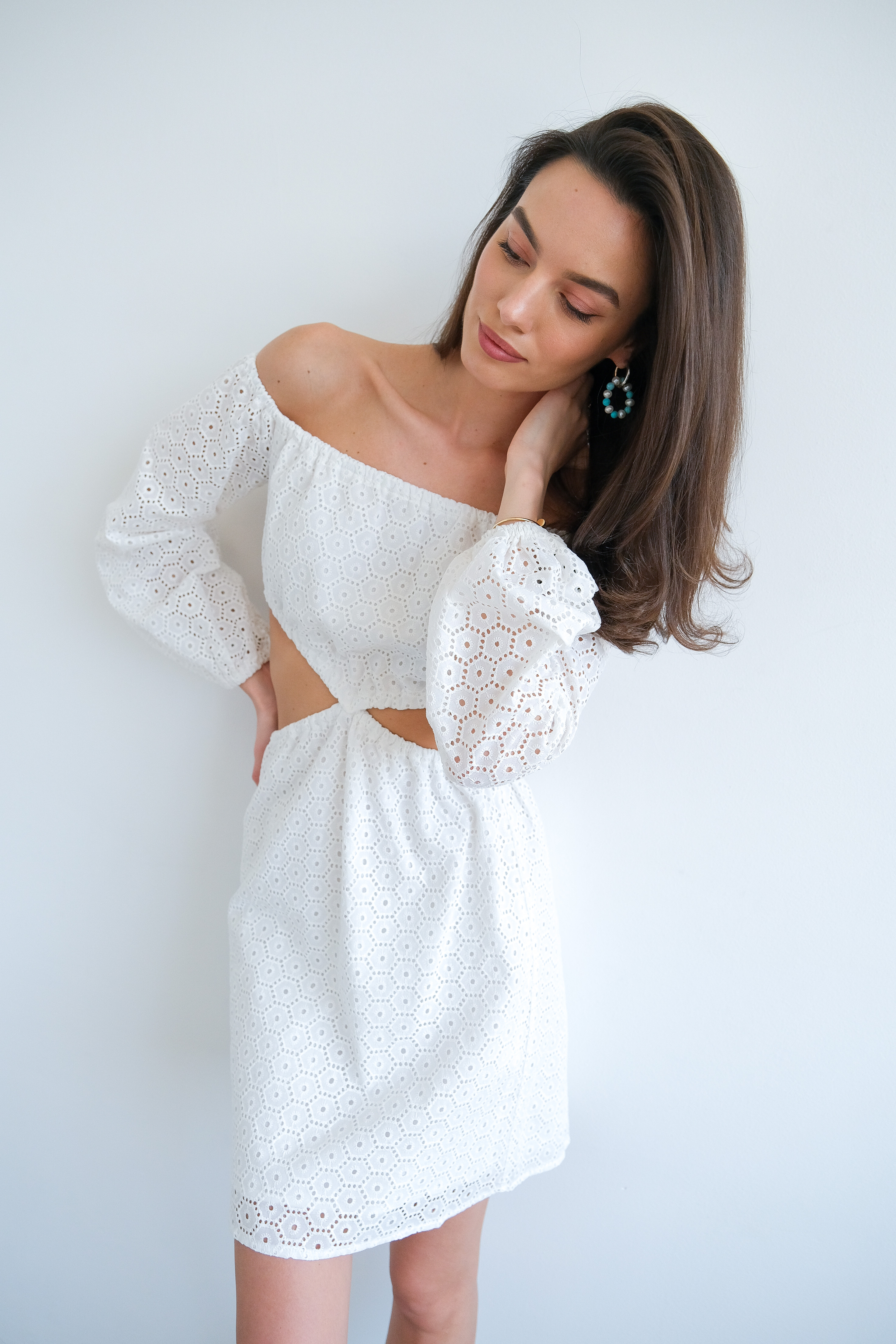 Платье из шитья молочное