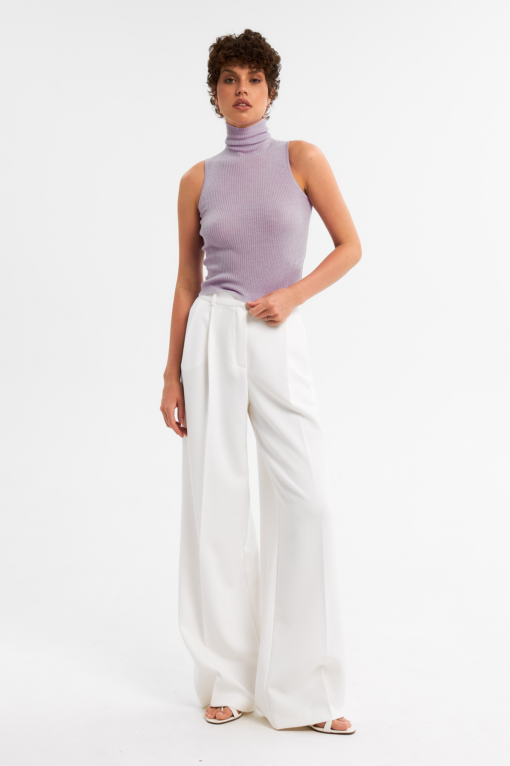 Топ с высоким воротом