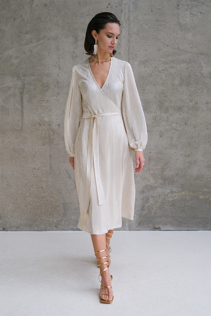 Платье на запах миди