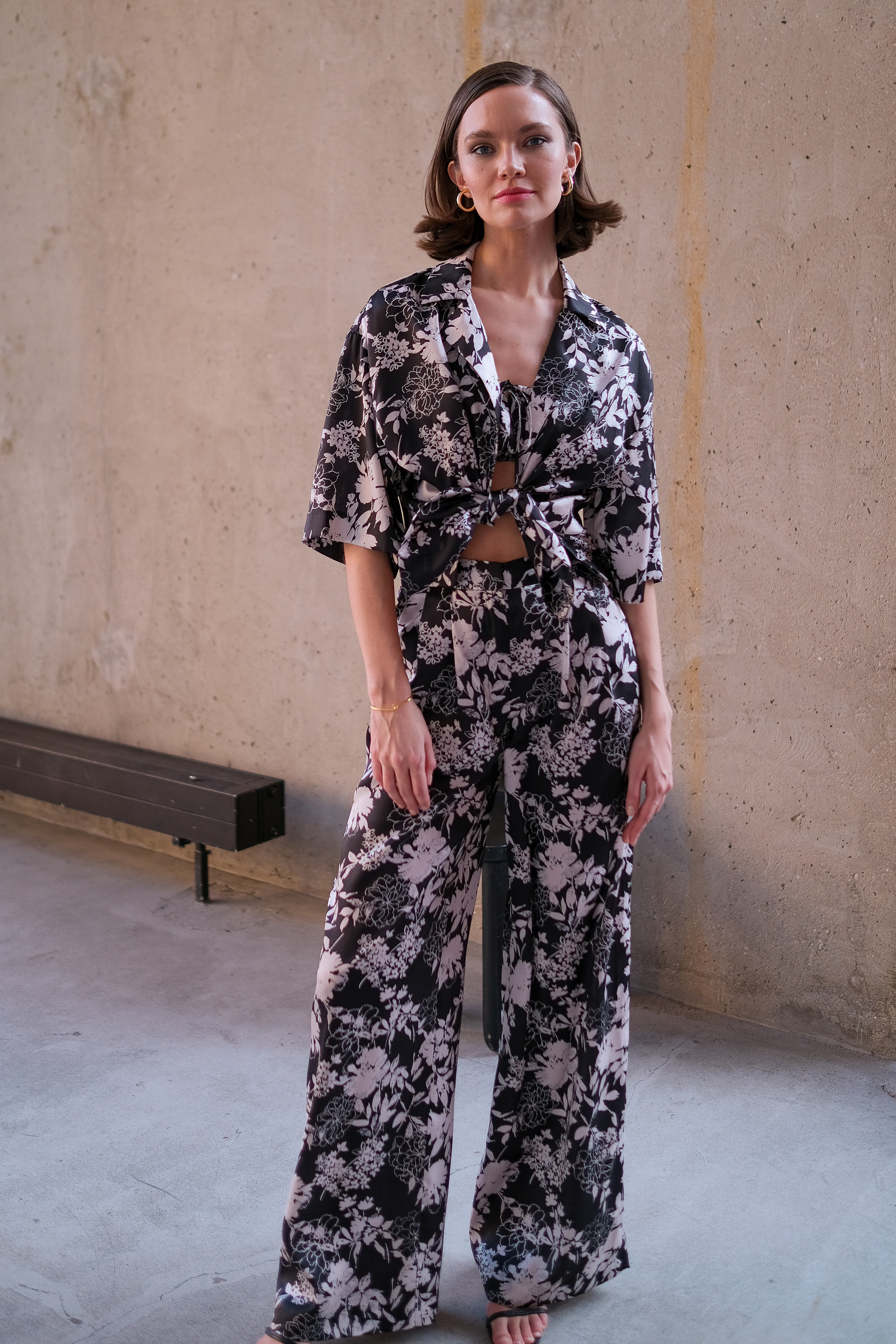 Рубашка принт бежевые цветы