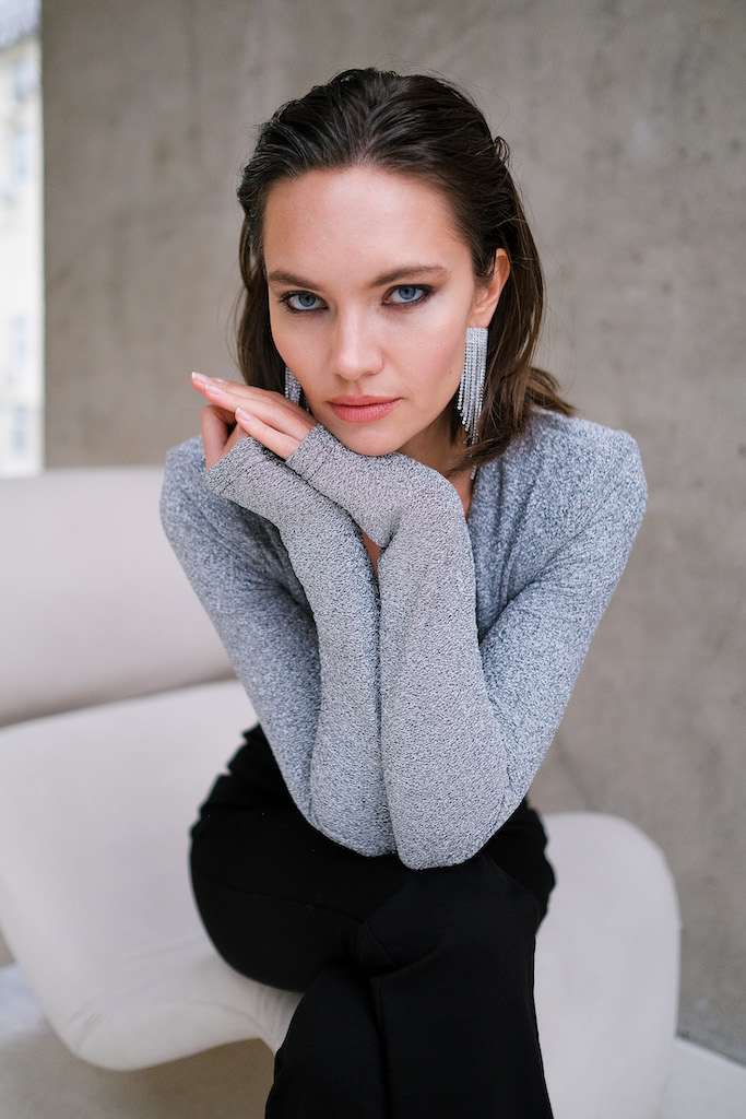 Топ серебристый