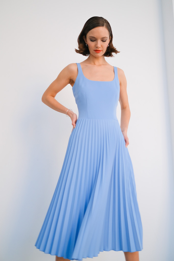 Платье миди гофре голубое