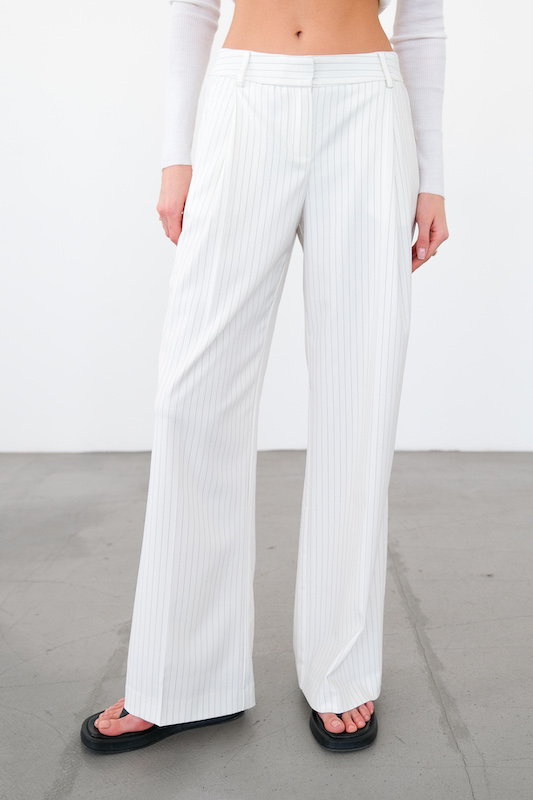  Брюки в полоску молочные