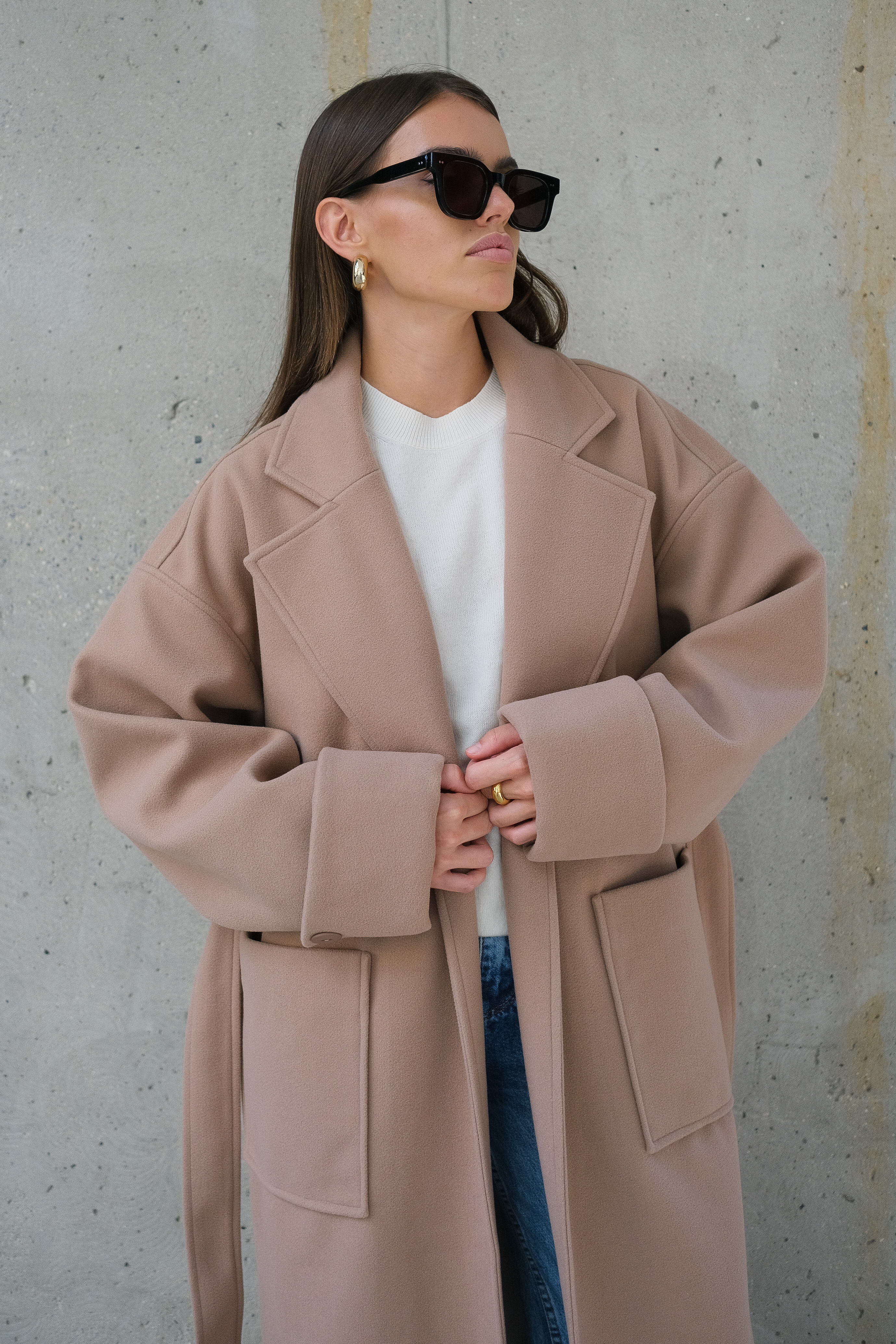 Пальто с накладными карманами 