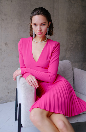 Боди с глубоким вырезом 