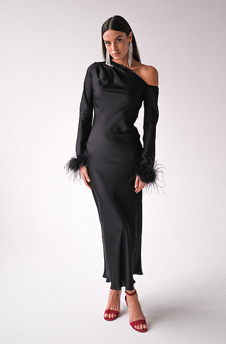  Платье с открытым плечом